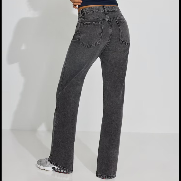 Black high rise 90’s Straight-Leg Jeans - Picture 3 of 6